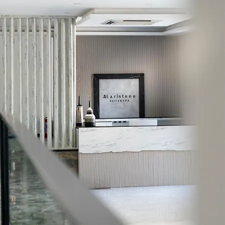 Laristone Apartmanhotel